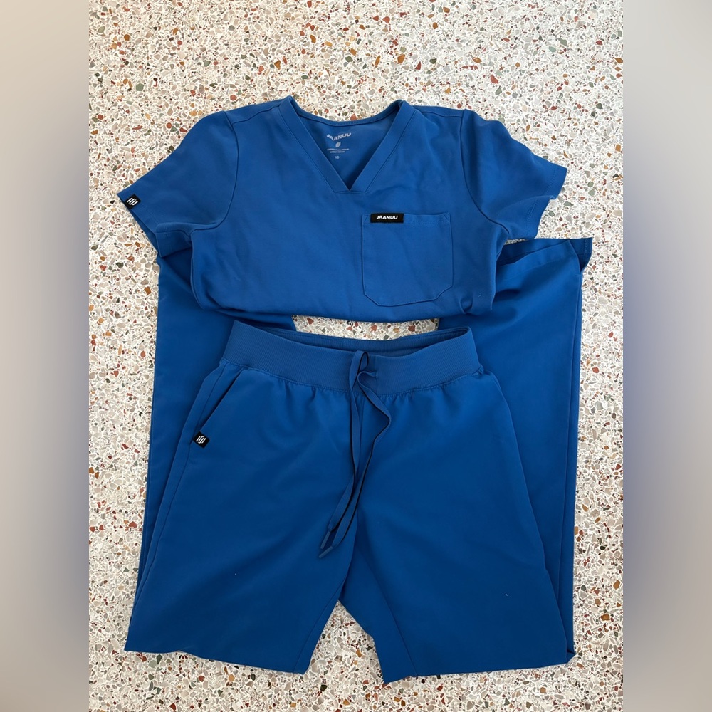 JAANUU Scrub Set